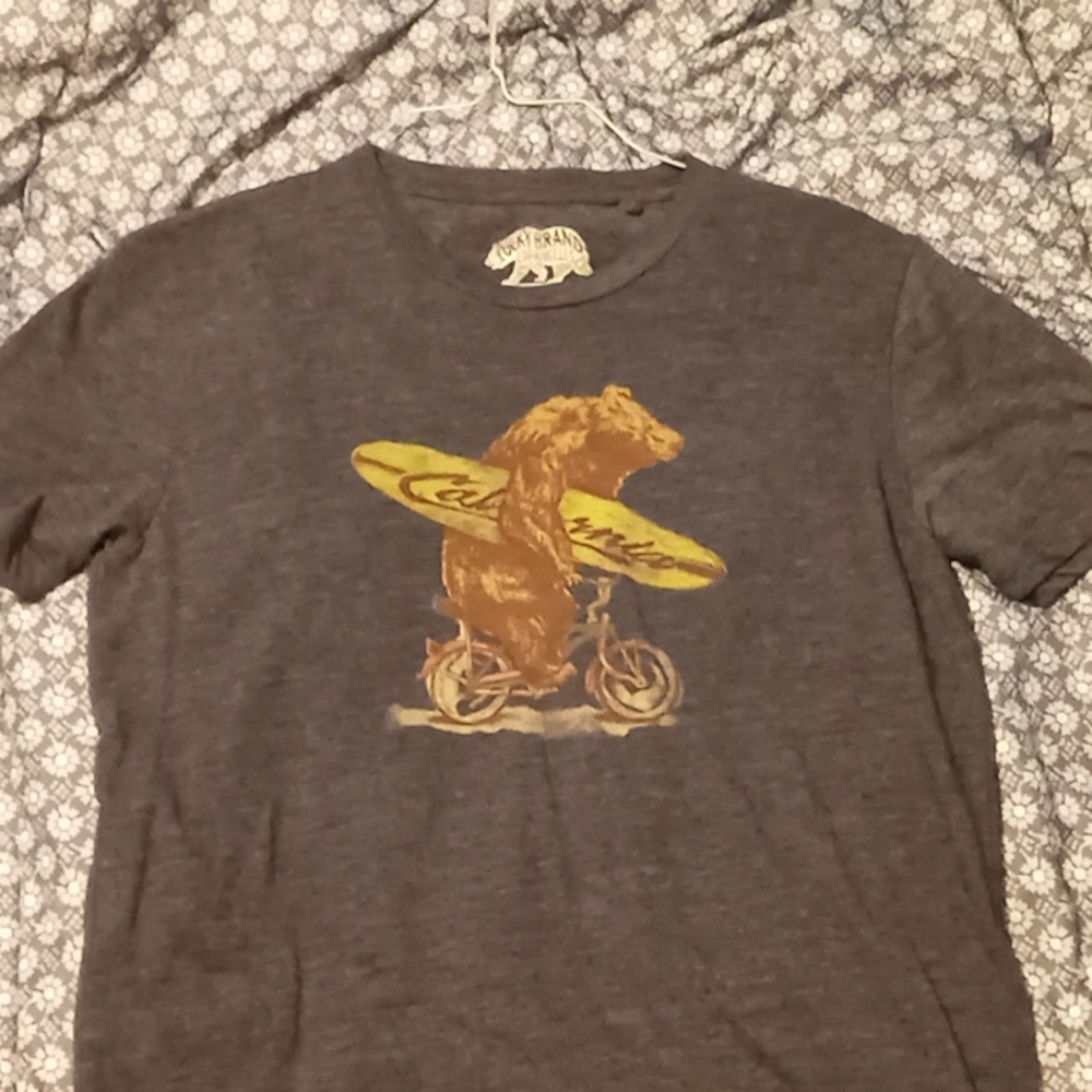Young mens size small Lucky Brand t shirt